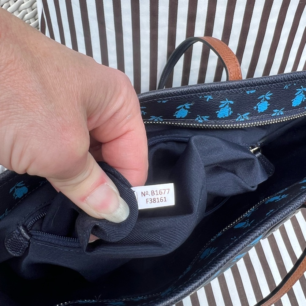 Coach City Zip Top Tote in Badlands Floral Print - Picture 13 of 16